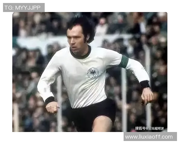 德国军装足球明星的传奇故事与球场上的辉煌成就